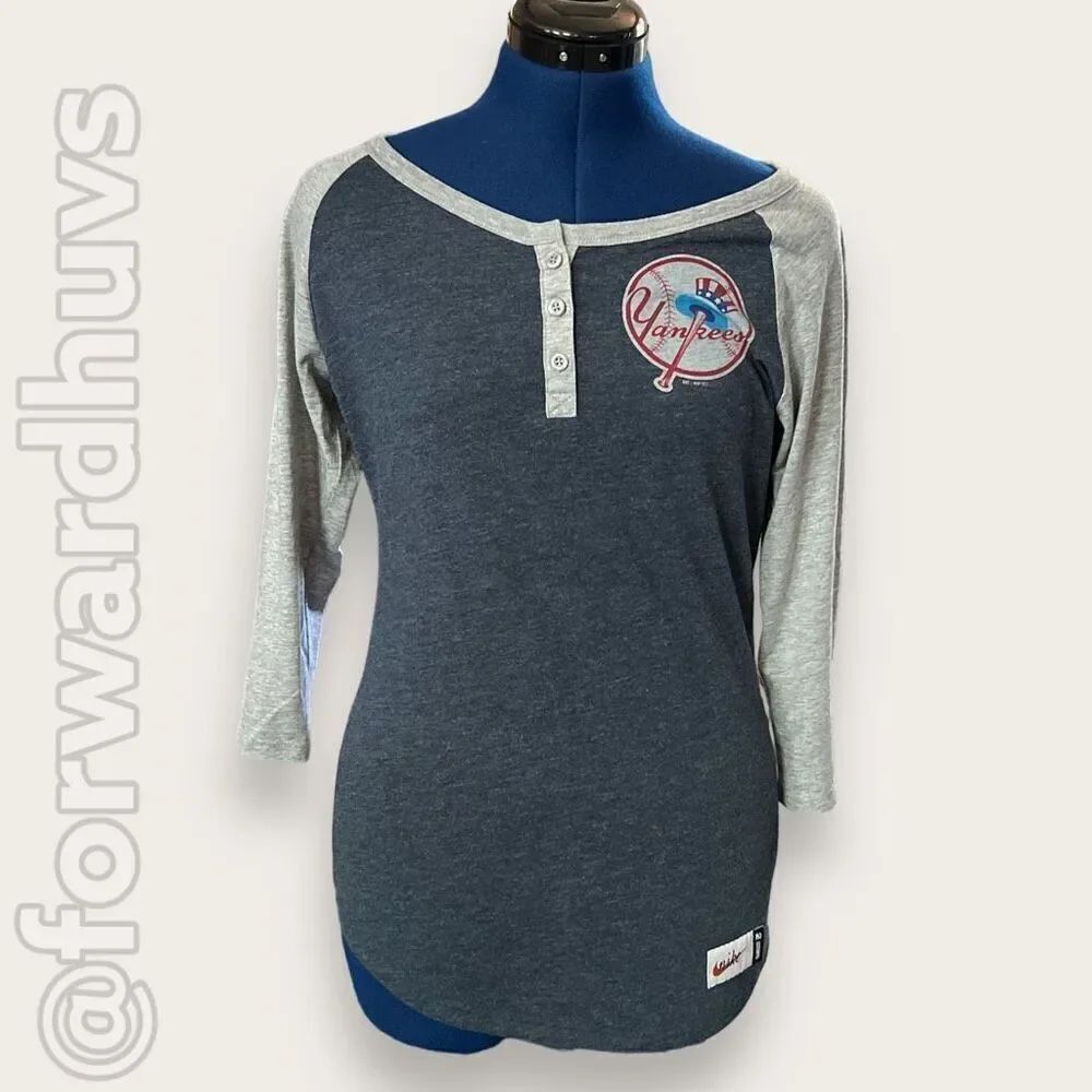MLB New York Yankees 1/2 Sleeve Tee Size Small